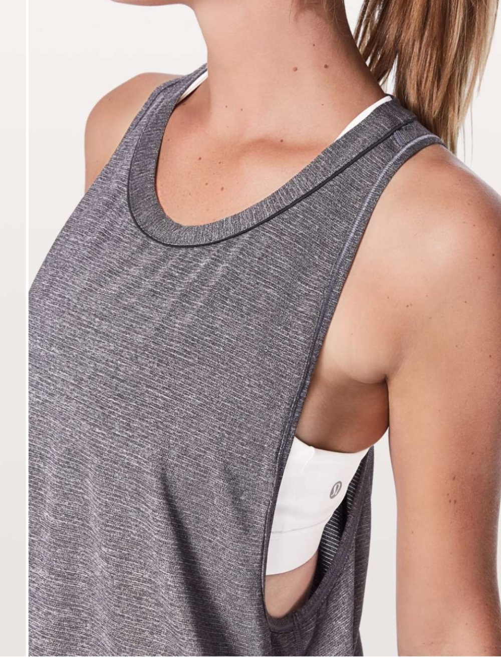Lululemon PACE PERFECT TANK
COLOUR: HEATHERED BLACK/BLACK - Picture 3 of 5